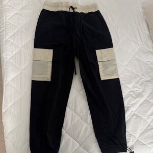 Elwood Windbreaker Nylon Cargo Pant
never worn size s